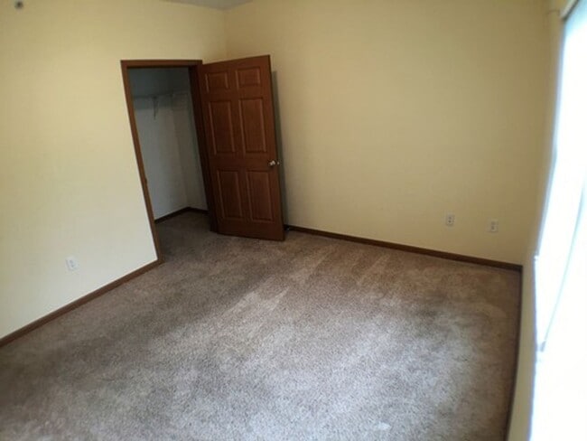Building Photo - Lindbergh Apartment!