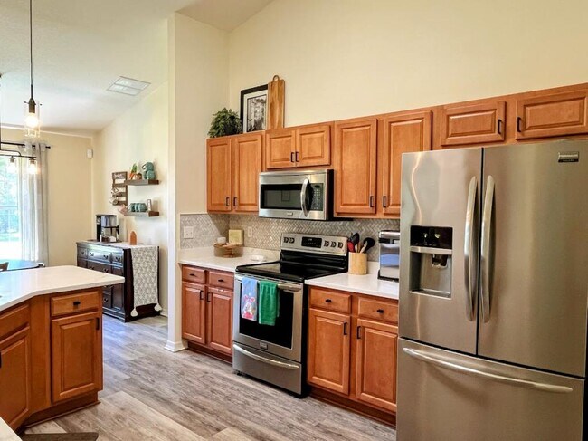 Building Photo - 33 Wheeling Ln