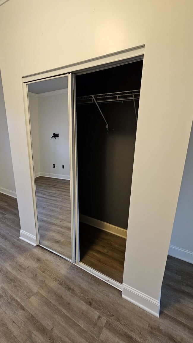 Building Photo - 7201 Cedarfield Rd