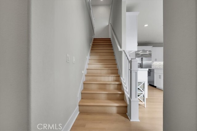 Building Photo - 170 Chorus