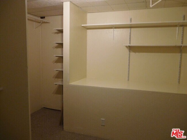 Building Photo - 1621 Silverwood Terrace