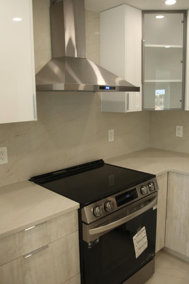 Building Photo - 340 Sunset Dr