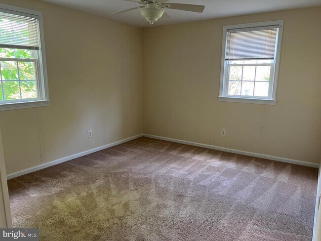 Building Photo - 8711 Braeburn Dr