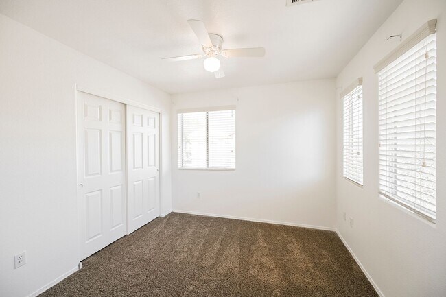 Building Photo - 3 Bedroom, 2.5 Bath Two-Story Home Located In The Charming Southwest Area!