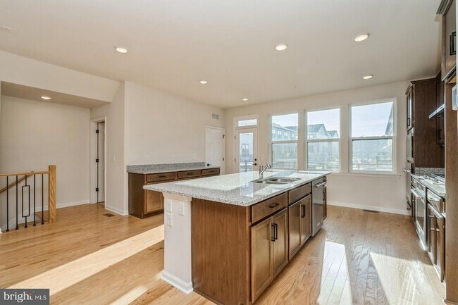 Building Photo - 103 Vaughn Dr Ext