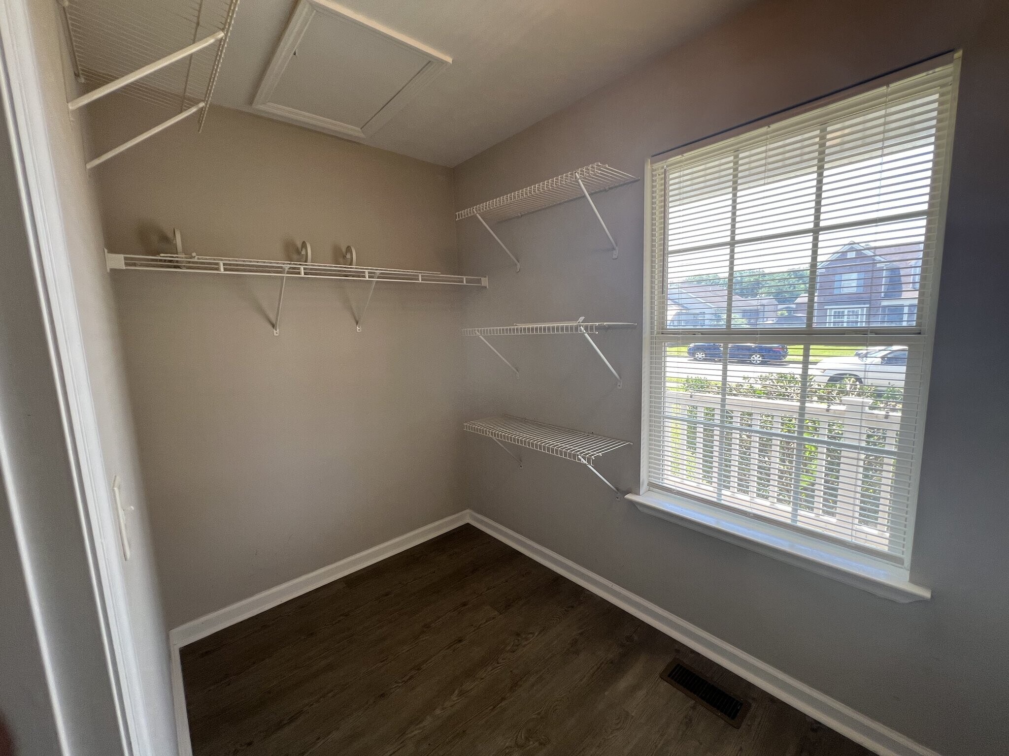 Building Photo - 2812 Hydes Ferry Rd