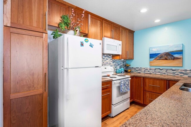 Building Photo - 2 Bedroom 2 Bathroom Fully Furnished Condo