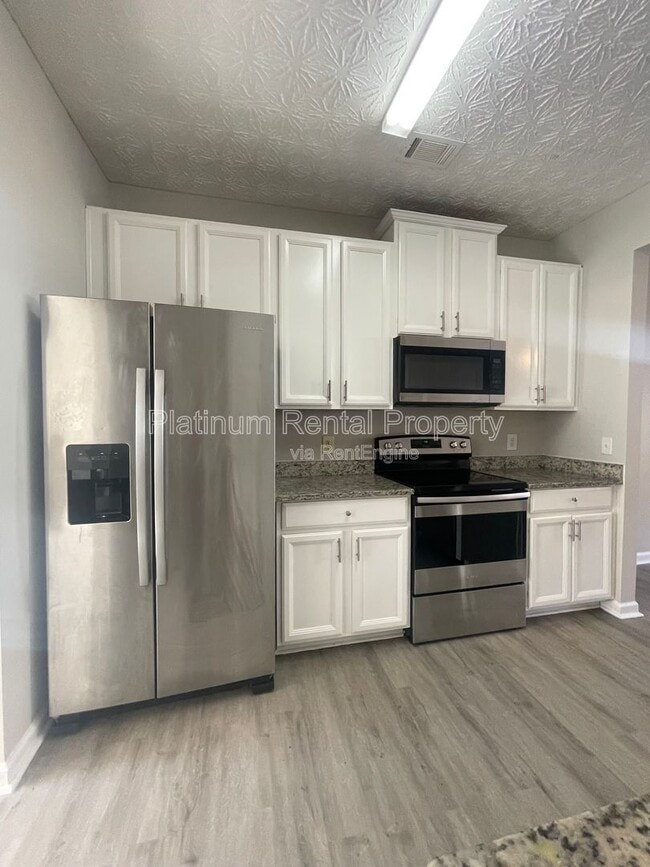 Building Photo - 2355 Bigwood Trail