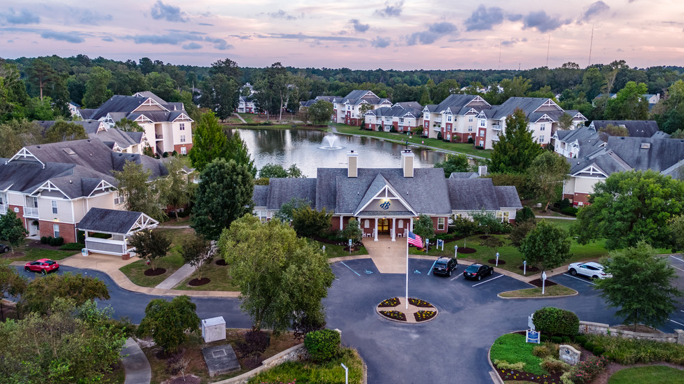 Primary Photo - Harbour Breeze Lifestyle Apartments