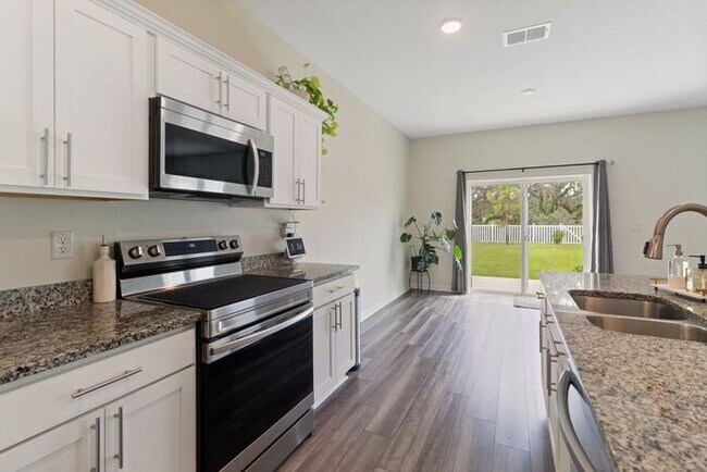 Building Photo - 4 Bed, 2.5 Bath Hidden Creek Home for Lease!