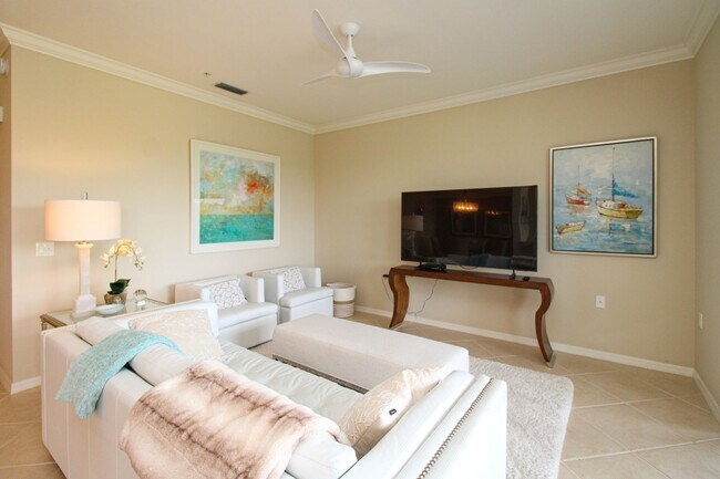 Building Photo - CALLING ALL GOLF ENTHUSIASTS ** STUNNING 2...