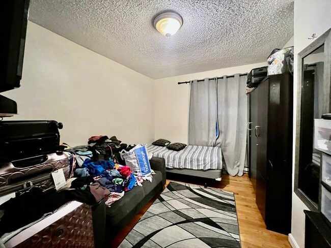 Building Photo - 227 Everett St