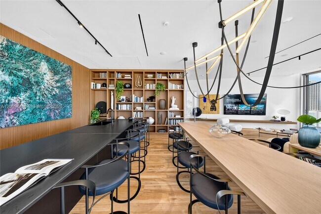 Building Photo - 1400 Biscayne Blvd