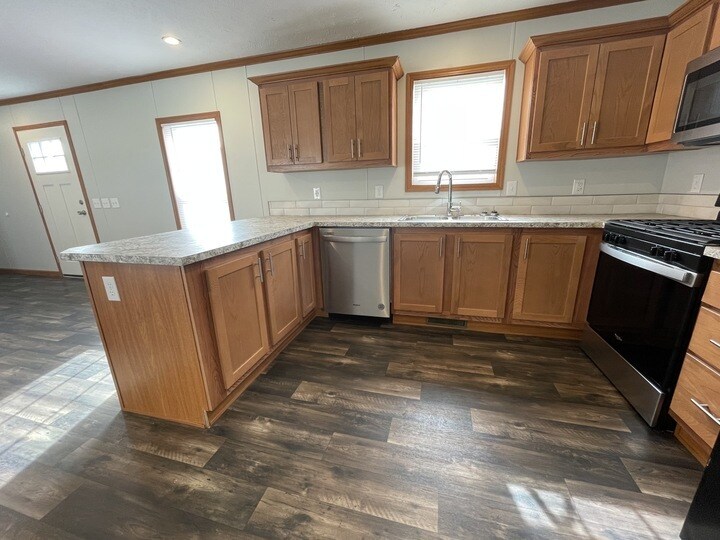 Building Photo - 38031 Leverette Ave