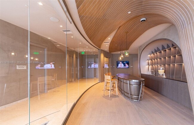 Building Photo - 1000 Brickell Plaza