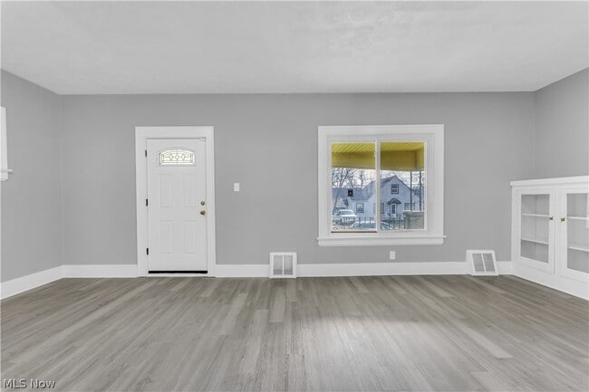 Building Photo - 516 Whitney Ave