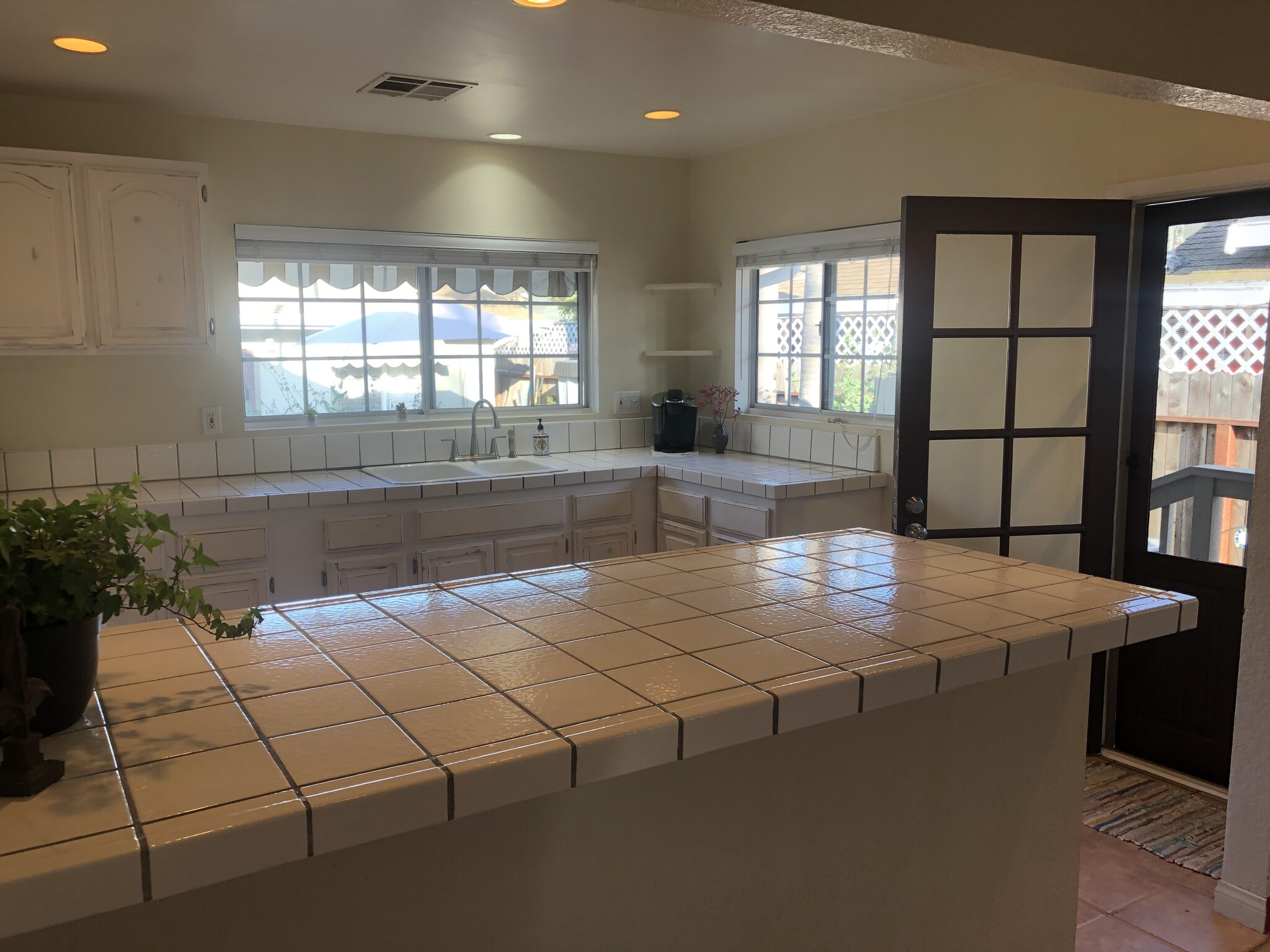 Building Photo - 2208 Gramercy Ave