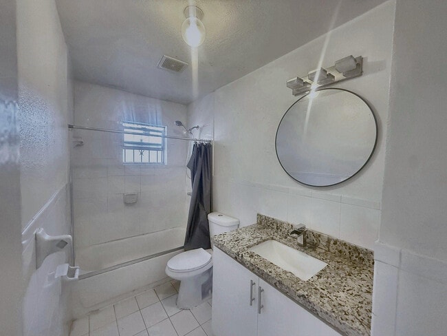 Building Photo - 1728 NW 114th St