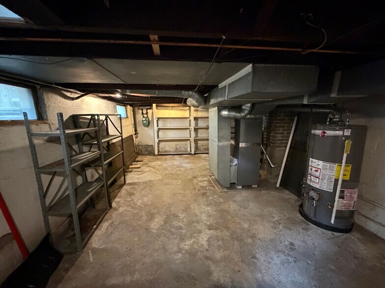 Building Photo - 789 Ebner St
