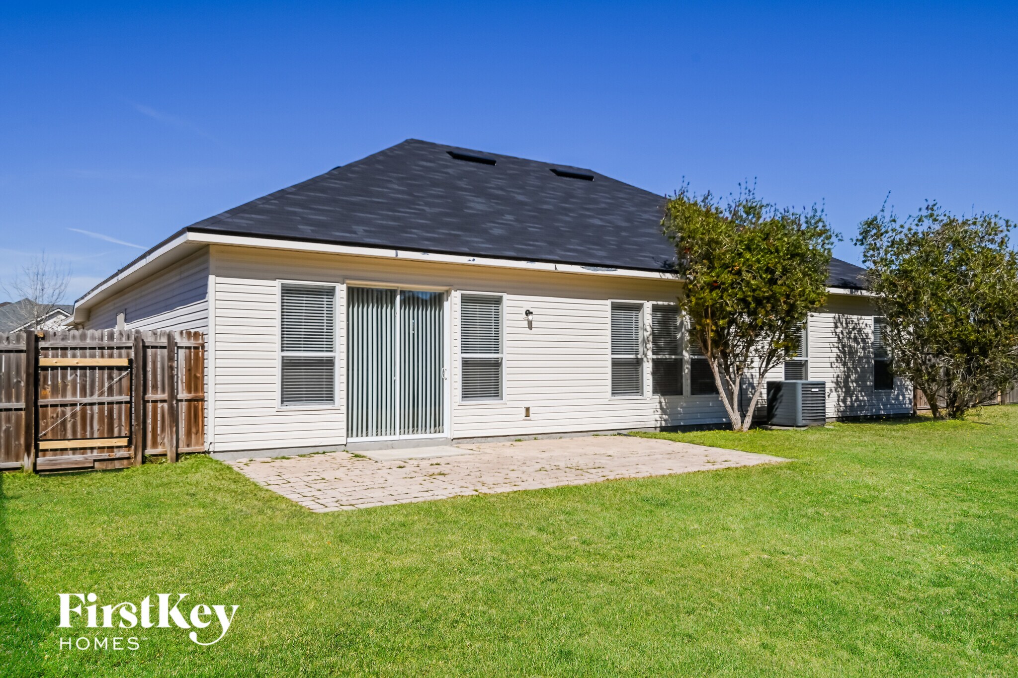 Building Photo - 5184 Johnson Lake Ct