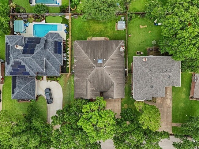 Building Photo - 110 Crimson Bay Dr