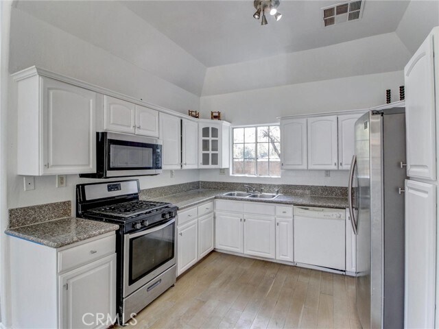 Building Photo - 3207 Kenneth Dr