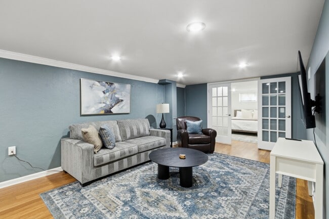 Building Photo - 10106 W 91st St