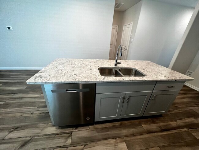 Building Photo - 1343 Cress Gdn Ln