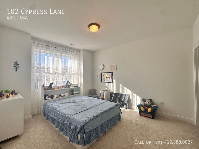 Building Photo - 102 Cypress Ln