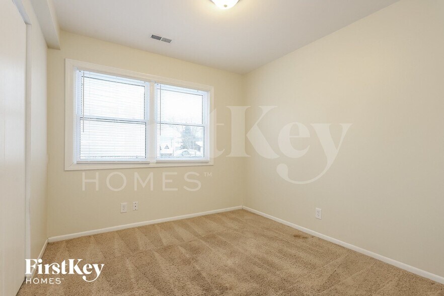 Building Photo - 14331 S Birchdale Dr