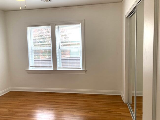 Building Photo - 204 Montclair Ave