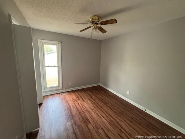 Building Photo - 2043 Lakeridge Dr