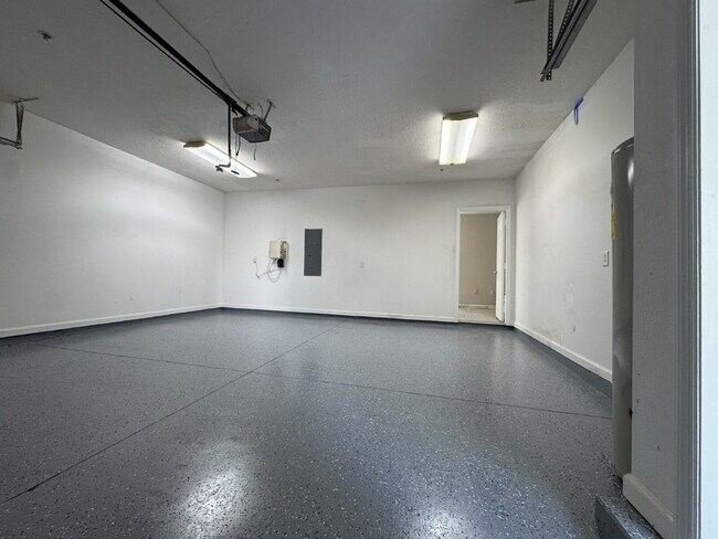 Building Photo - 6066 Gibson Ave