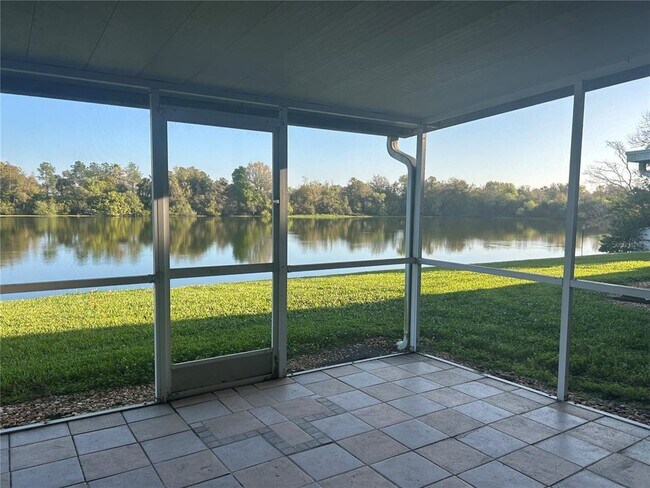 Building Photo - 427 Kensington Lake Cir