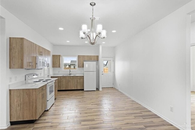 Building Photo - 1808 Unity Dr