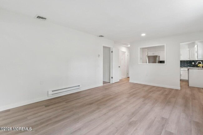 Building Photo - 6B Bayberry Ln