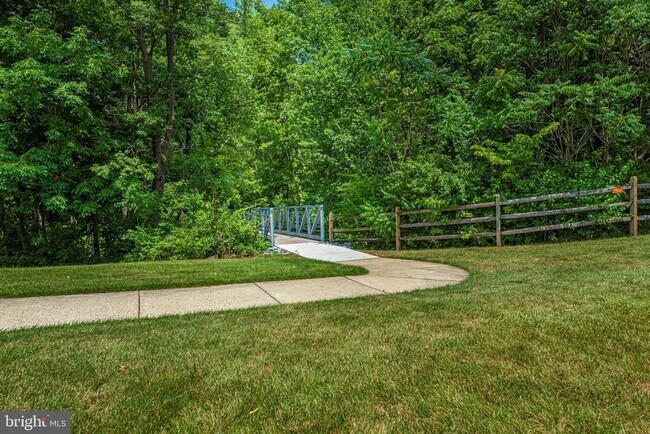 Building Photo - 910 McLendon Dr