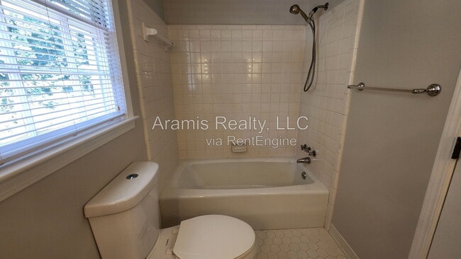 Building Photo - 829 Bradford Ct SW