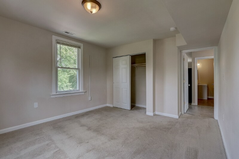 Building Photo - 4610 White Ave