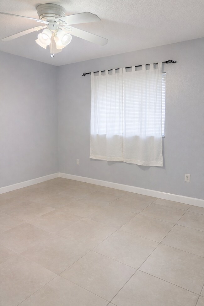 Building Photo - 6356 5th St Cir E