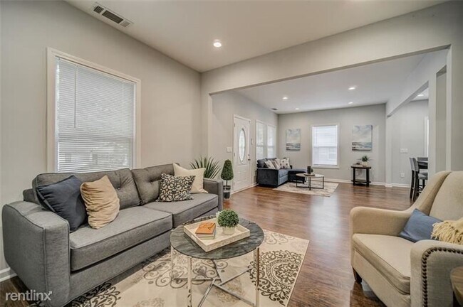 Building Photo - 4 br, 3 bath House - 306 ATWOOD Street SW