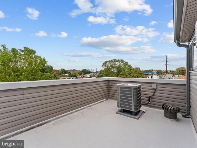 Building Photo - 1682 N 54th St