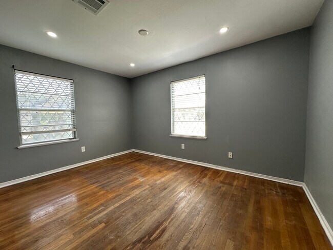 Building Photo - 8227 St Lo Rd