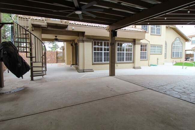 Building Photo - 1984 Paseo Granada Ln