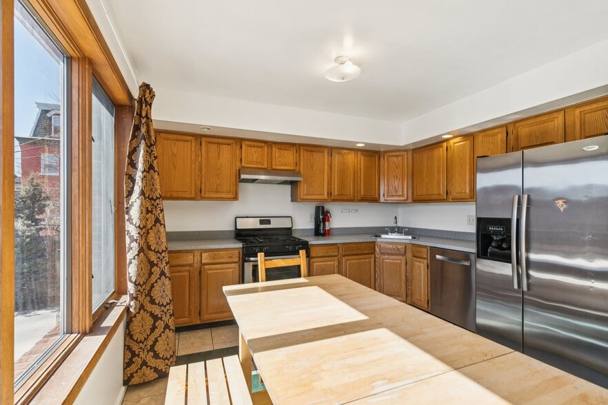 Building Photo - 3379 Frederick St