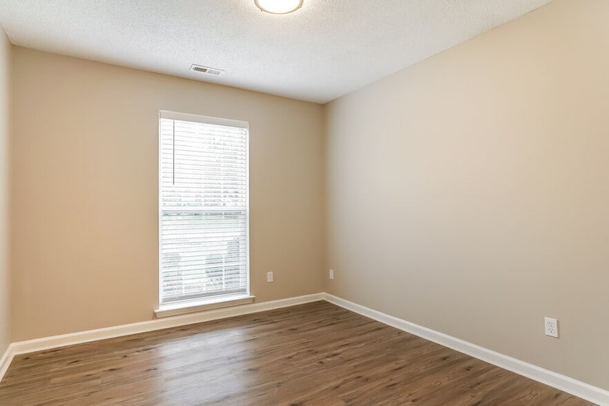 Building Photo - 5515 Scenic Brook Ln