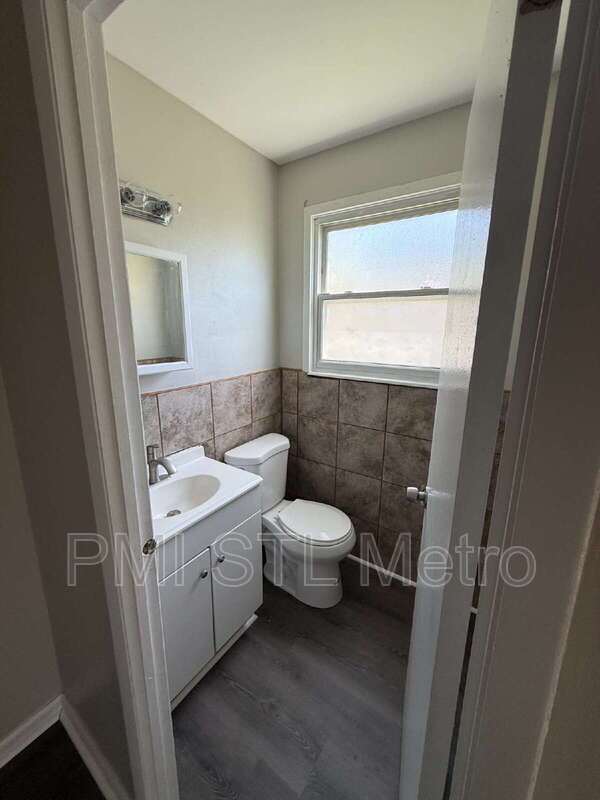 Building Photo - 10557 Castle Dr
