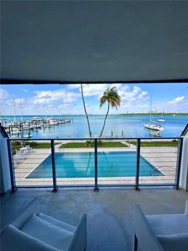 Building Photo - 166 Harbor Dr