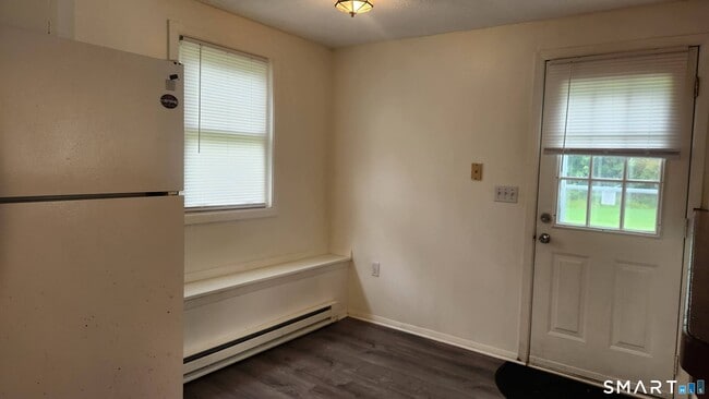Building Photo - 14 White Oak Rd