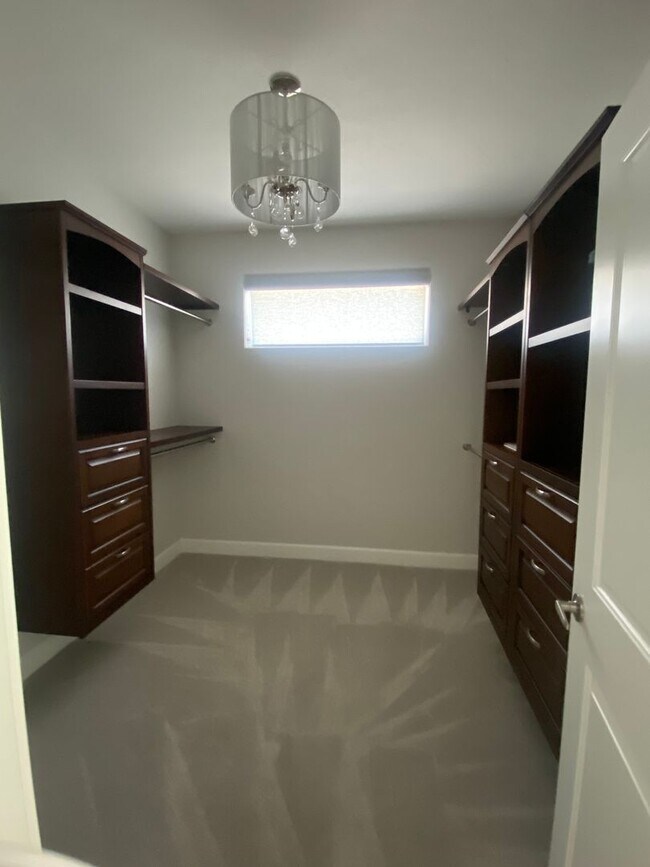 Building Photo - Elegant home in the Heights at Canyon Lakes